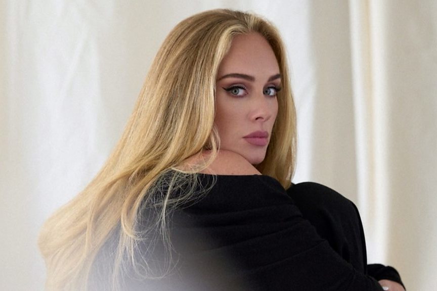Адель выпустила клип на песню Easy On Me: это ее первая музыка за шесть лет