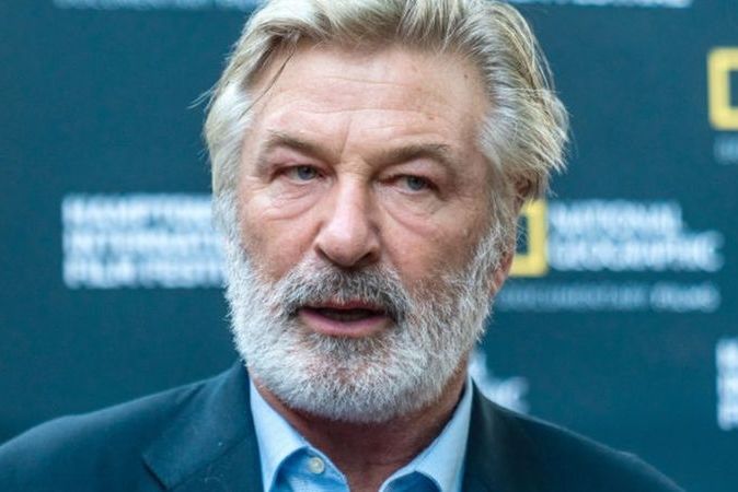 Алек Болдуин впервые пообщался с прессой после гибели Галины Хатчинс на съемках «Ржавчины» 