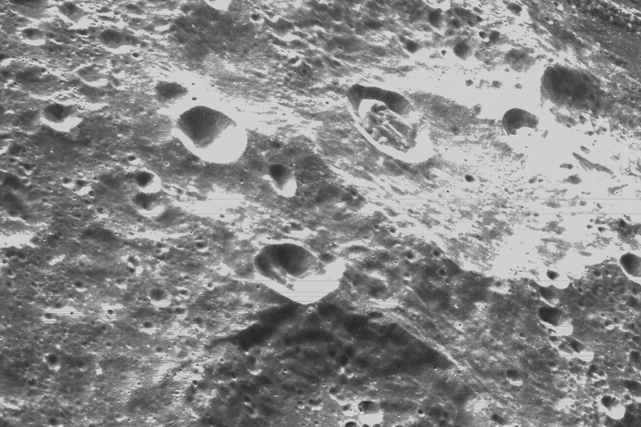 NASA опубликовало впечатляющие изображения Луны, сделанные космическим аппаратом Orion