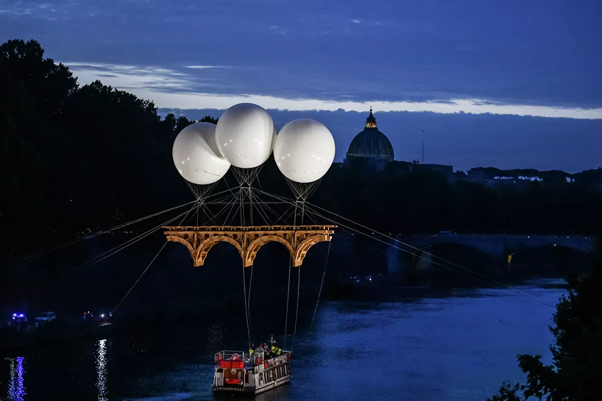 Над Тибром появился «летящий» мост, вдохновленный проектом Микеланджело
