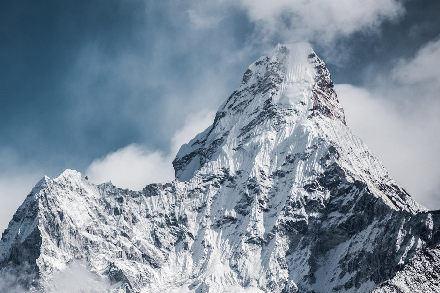Антиковидная линия: власти Китая решили ввести коронавирусные ограничения на Эвересте