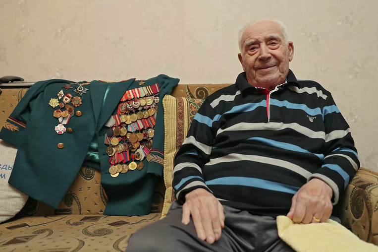 В Симферополе открыли памятник Герою Советского Союза Ашоту Аматуни