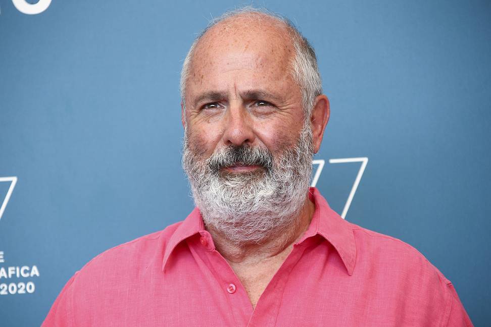 Скончался кинорежиссер Роджер Мишелл, снявший такие фильмы, как «Ноттинг Хилл», «В чужом ряду», «Доброе утро»