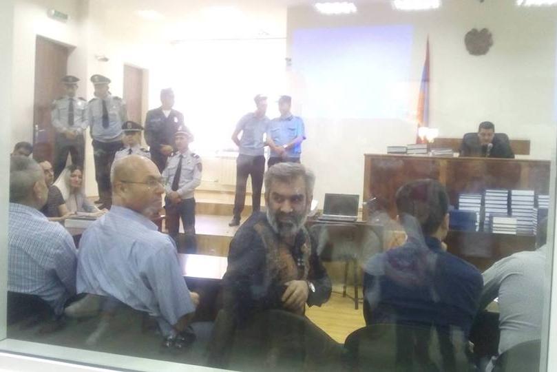 Суд не освободил 10 членов группы «Сасна црер»: они покинули зал судебных заседаний