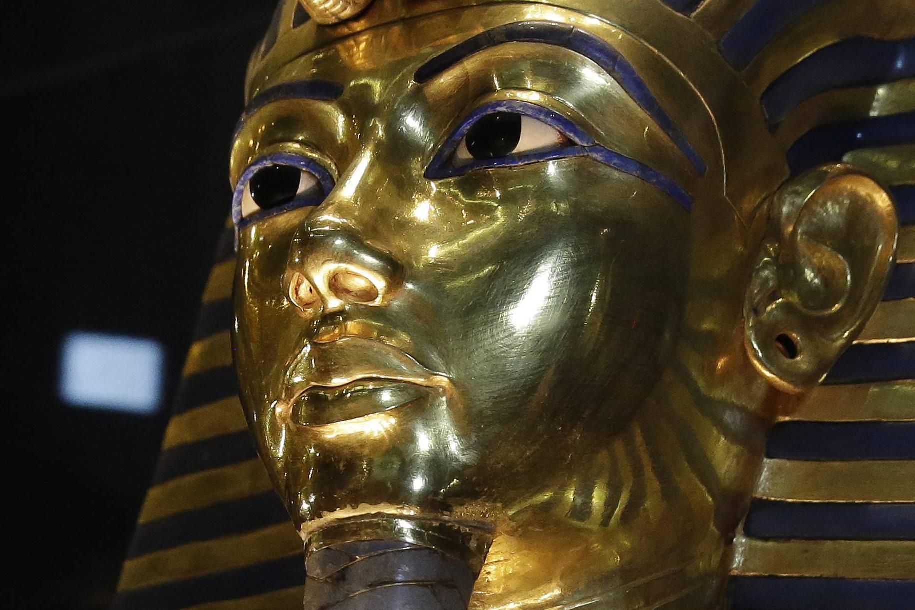 «Никому не позволим продавать египетские древности»: Египет может потребовать вернуть бюст Тутанхамона, выставленный на торги в Лондоне
