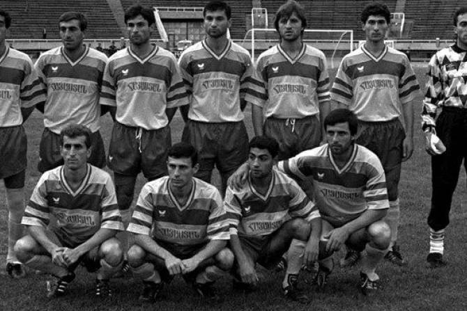 Сборной Армении по футболу – 29 лет!