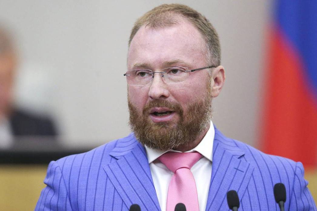 Сын Жириновского написал в соцсетях пожелание «Только живи!»