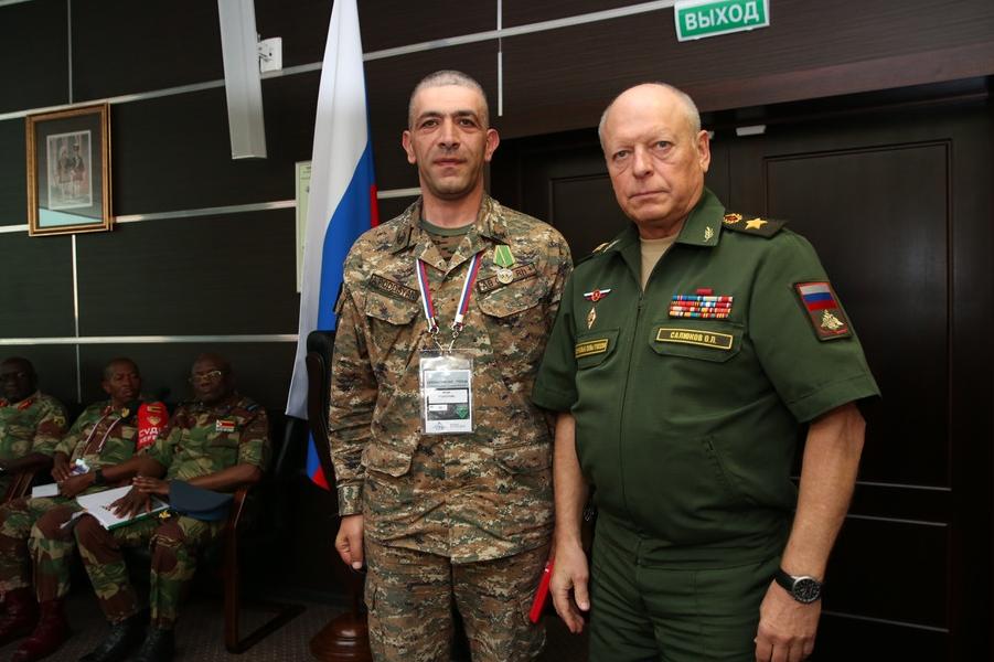 На заседании Совета Ассоциации армейских игр награждены офицеры ВС Армении