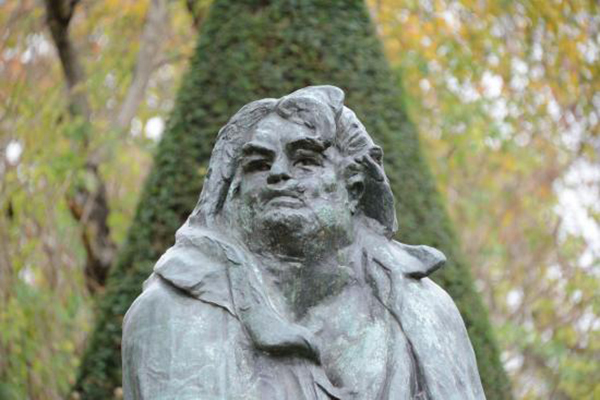 История одного шедевра: ни одно произведение искусства не вызывало такого общественного возмущения парижан, как памятник Бальзаку 