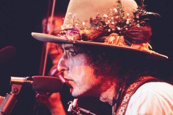 «Rolling Thunder Revue: A Bob Dylan Story By Martin Scorsese»: в Сети появился трейлер фильма Скорсезе о Бобе Дилане
