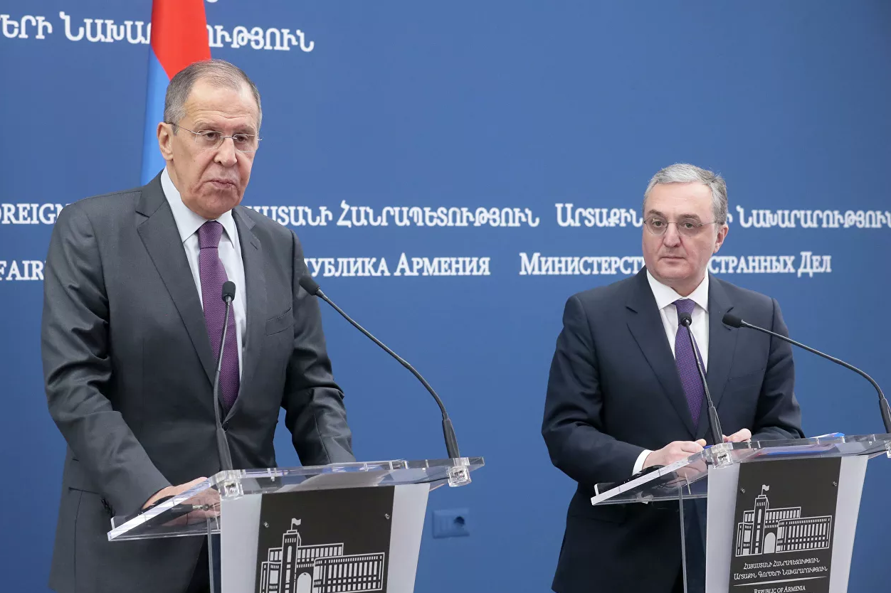 Глава МИД Армении обсудил с российским коллегой ситуацию на армяно-азербайджанской границе