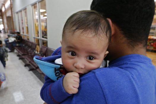 В США годовалый ребенок предстал в суде по миграционным делам без родителей
