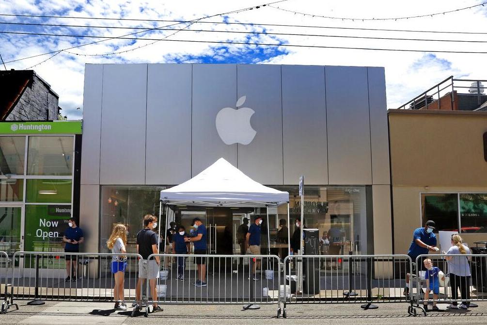 Еврокомиссия начала сразу два расследования в отношении компании Apple