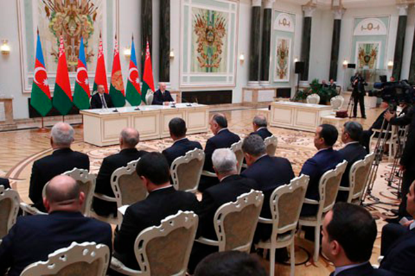 Беларусь поставит Азербайджану новую партию вооружения