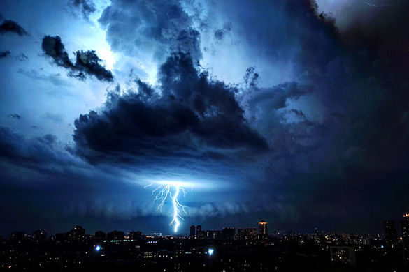 Более 100 человек были убиты ударами молний в двух индийских штатах всего за два дня 