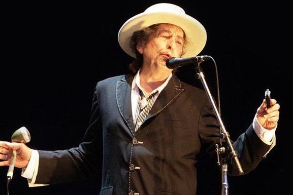 После восьми лет молчания: Боб Дилан выпустил песню длительностью в 17 минут