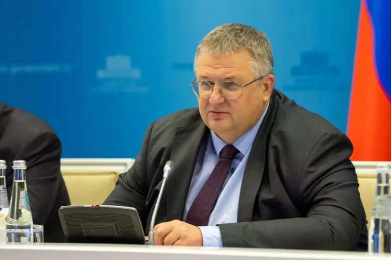Оверчук: На переговорах РФ, Армении и Азербайджана ни о каком «экстерриториальном коридоре» речь не идет