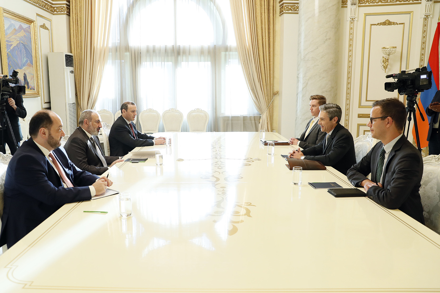 Никол Пашинян принял президента Национального фонда демократии США