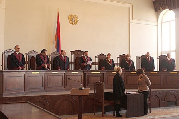 «Իմ քայլ»-ն ընդունեց ՍԴ նախագահին պաշտոնանկ անելու և ՍԴ 3 անդամներին թոշակի ուղարկելու նախագիծը