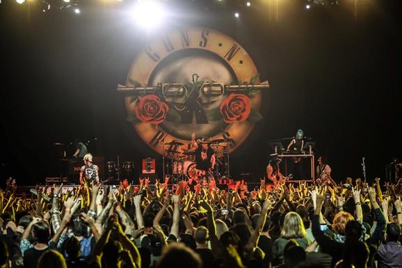 Клип Guns N’Roses 1987 года пересек отметку в миллиард просмотров на YouTube