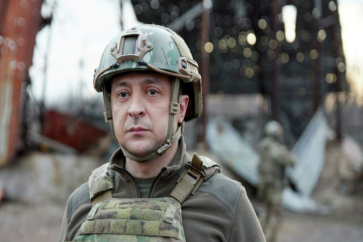 Зеленский: Всем желающим украинцам выдадут оружие