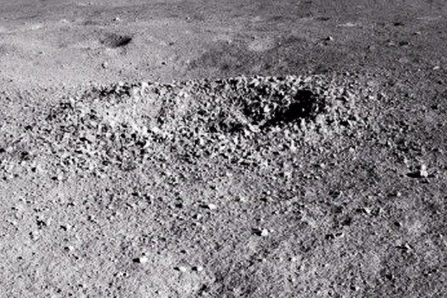 Ученые наконец раскрыли тайну странной гелеобразной субстанции на Луне