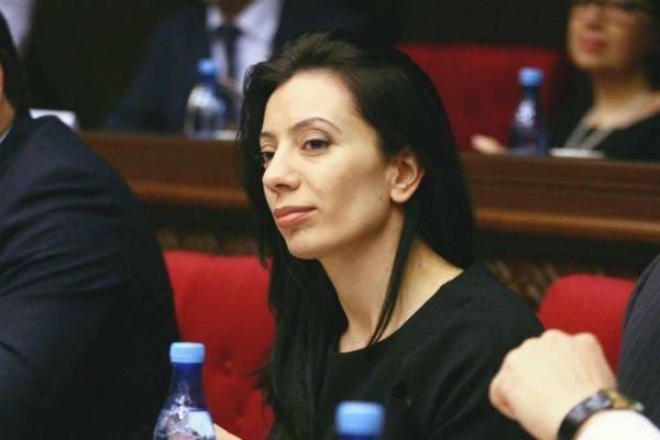 Дважды за год: Сломано стекло автомобиля депутата от фракции «Мой шаг»