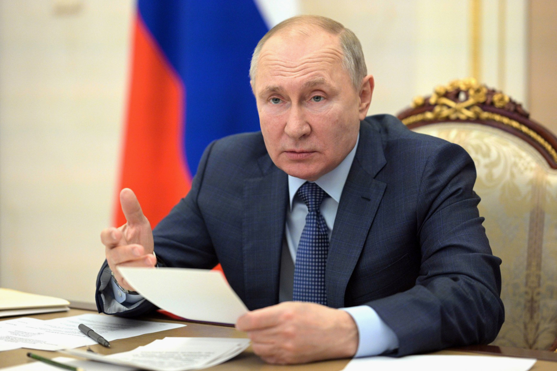 Путин: Россия жестко ответит на попытки посягнуть на ее территории - мы зубы выбьем