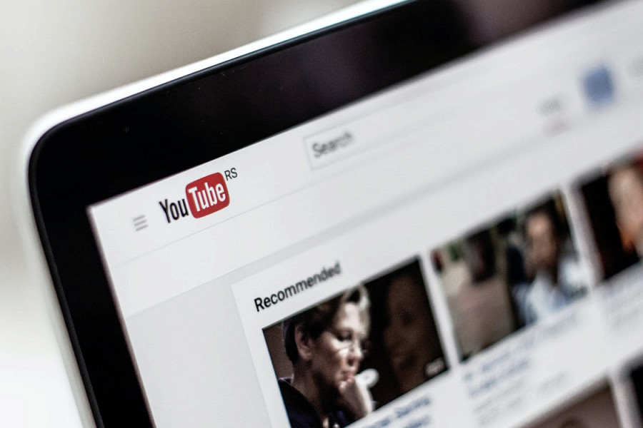 YouTube начал тестировать автоматическое определение товаров на видео и предлагать аналогичные продукты