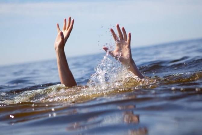 Трагедия на Севане: молодой мужчина утонул, пытаясь оказать помощь другому тонущему в озере гражданину