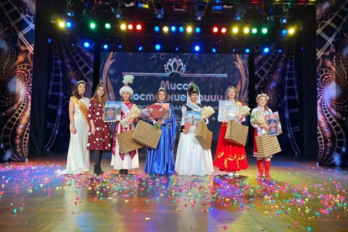 Офелия Товмасян стала победительницей на конкурсе красоты «Мисс Достояние нации» в Хабаровске