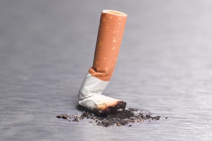 В Новой Зеландии намереваются запретить продажу табака молодым людям, чтобы в итоге полностью отказаться от курения