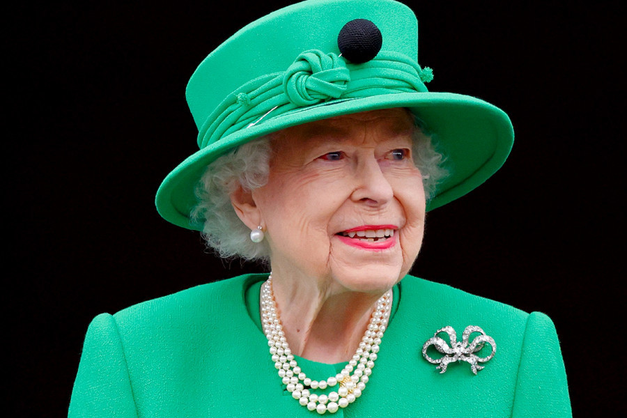 Королева Великобритании Елизавета II стала вторым по продолжительности царствования монархом в истории