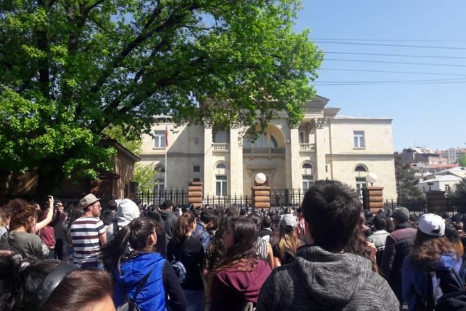Премьер-министр Армении об акциях протеста: Все мы нуждаемся в паузе