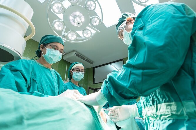 Медицина будущего: от хронической боли человека сможет избавить надувной имплант в позвоночнике 