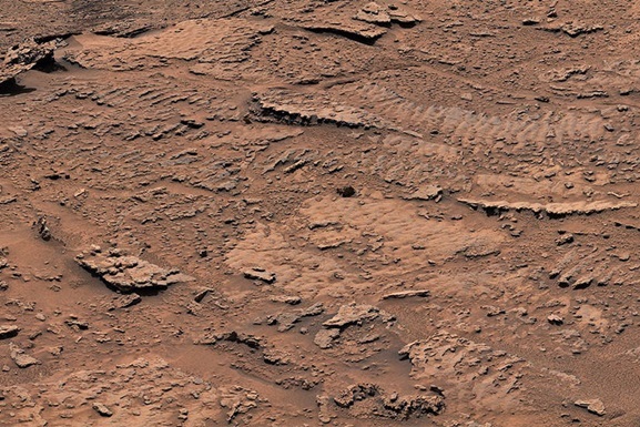 Curiosity нашел следы озера на горе Марса