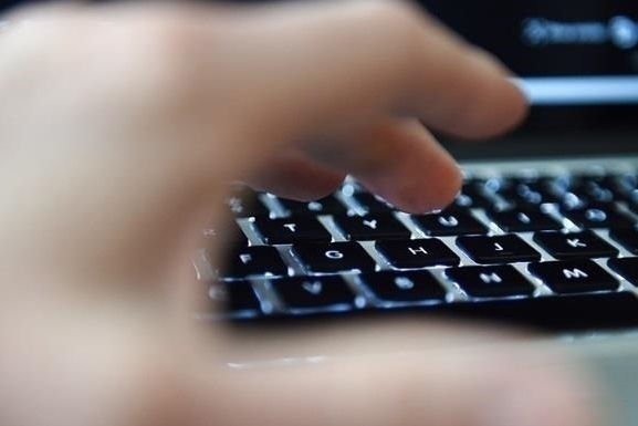 Минюст США обвинил китайских хакеров во взломе компьютерных систем разработчиков вакцины от коронавируса