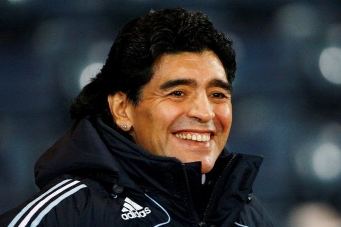 Из-за тестов на отцовство: суд Аргентины отложил кремацию Марадоны 