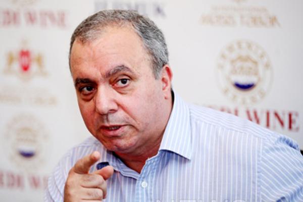 Ադրբեջանցիները պահանջել են Հրանտ Բագրատյանին պատժել, ինչպես Սադամ Հուսեյնին