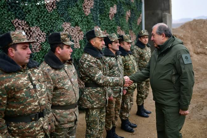 Армянская армия – живое воплощение национального единства и сплочения: поздравительное послание президента РА