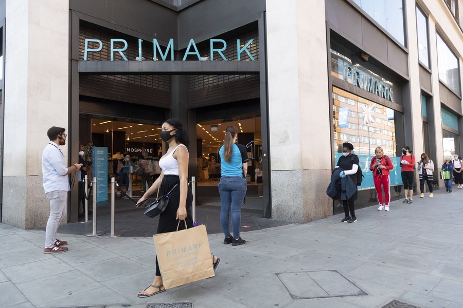 Коронавирус не хочет покидать европейский континент, несмотря на то, что в ряде регионов ситуация улучшается