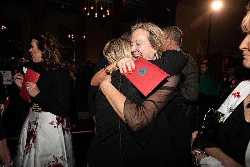 В американской компании сотрудникам выплатили $10 млн в качестве подарка