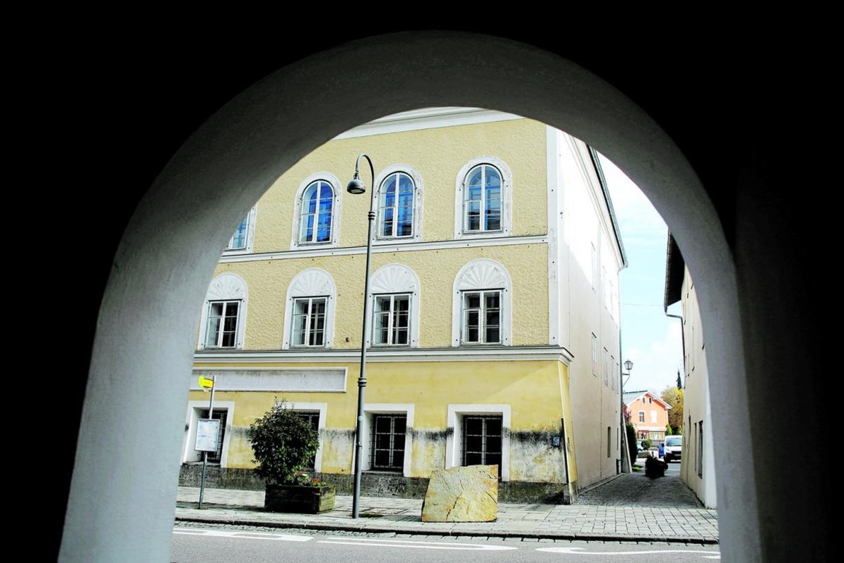 Дом Гитлерa в австрийском городе Браунау-на-Инне превратят в полицейский участок