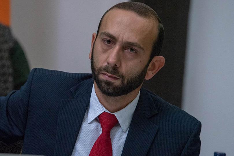 Կնոջս «զբոսանքը ԱՄՆ» եղել է մեր ընտանեկան բյուջեի հաշվին․ առաջին փոխվարչապետն արձագանքում է «ընտանեկան վոյաժ»-ների գրառմանը