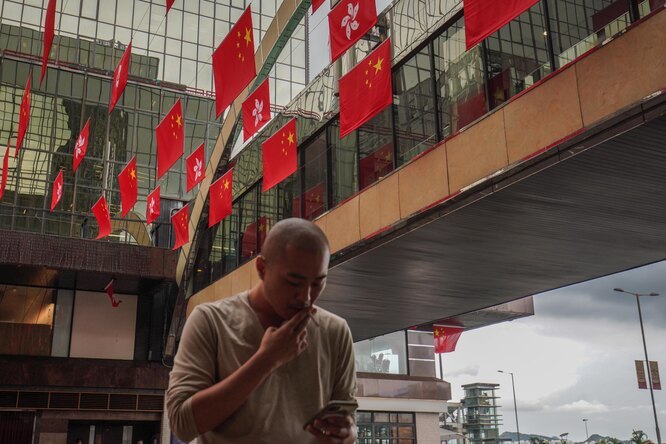 Борьба с курением выходит на новый уровень: власти Гонконга нашли неординарный способ