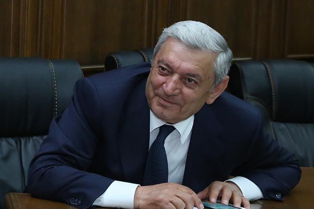 Феликс Цолакян не собирается подавать в отставку с поста главы МЧС Армении