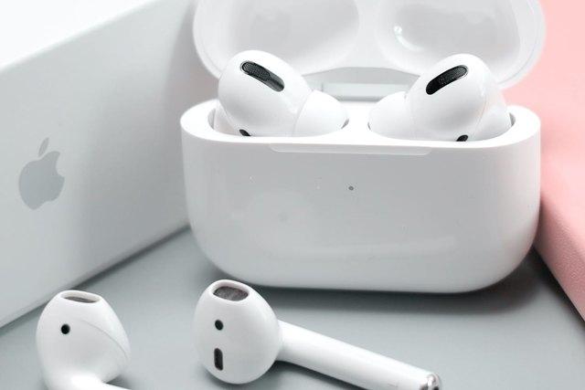 Коронавирус тут не причем: китайские копии наушников AirPods оказались опасными для здоровья