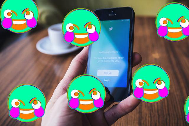 Для безопасности людей: Twitter запретил самозапускающиеся гифки  