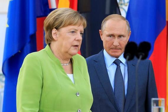 Путин - Меркель: Любая попытка вмешаться извне в дела Белоруссии неприемлема