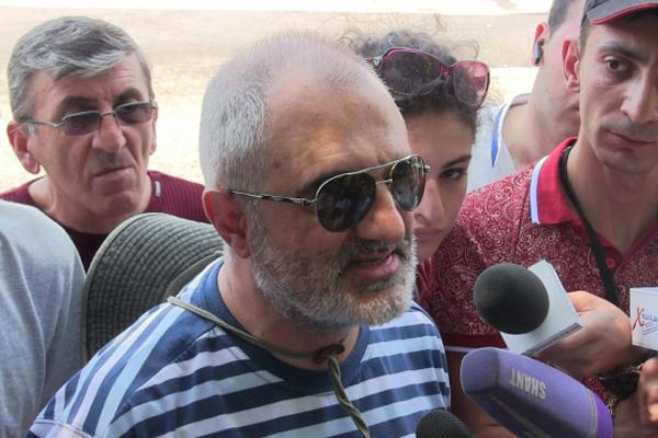 «Սասնա ծռեր»-ը բժիշկներին պատանդ չի վերցրել, այլ պահանջում է բրիգադի հերթափոխ. Ենիգոմշյան